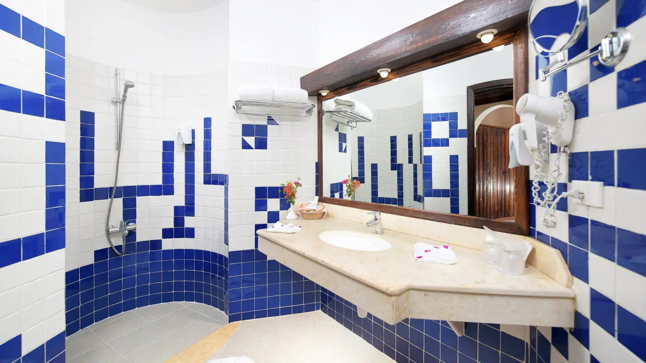 الفندق ثري كورنرز فيروز بلازا بيتش - مرسى علم